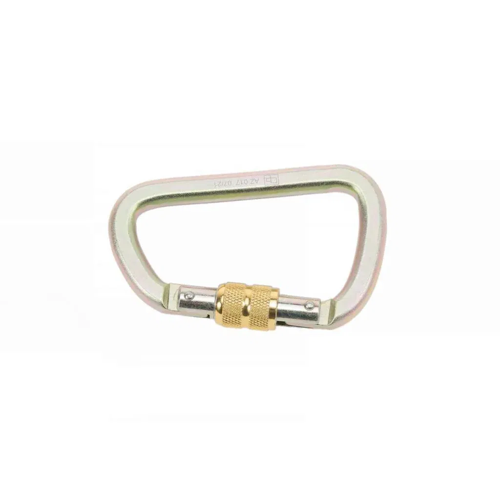Ein silberner Metallkarabiner mit einem goldenen Schraubverschluss auf weißem Hintergrund.